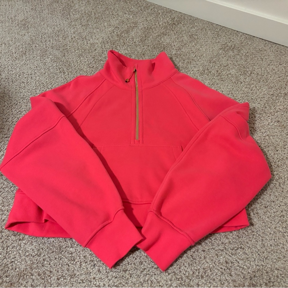 Lululemon Scuba Oversized Funnel-
Neck Half Zip
Colour Glaze Pink/Gold